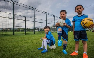 16岁还适合练足球吗，16岁还适合练足球吗女生